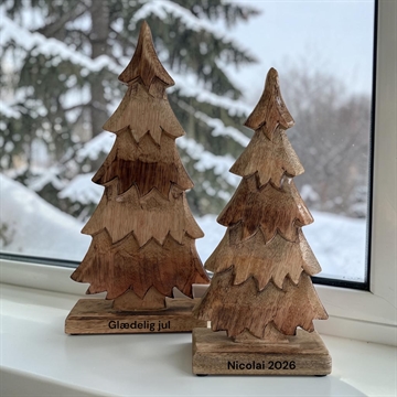 Juletræer på fod med navn